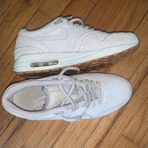 Women’s Nike Air Max 1 Sherpa Birch Size 8